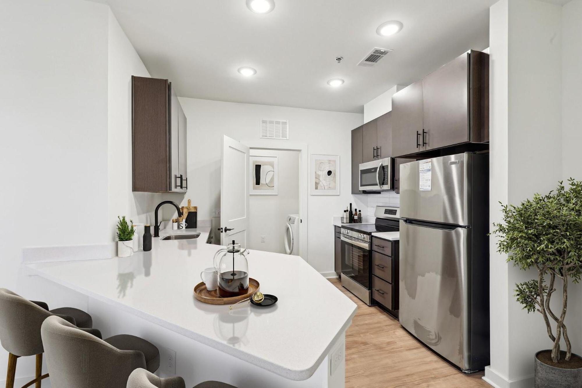 Luxury Furnished Apartments By Hyatus At The Navigator Richmond Exterior photo